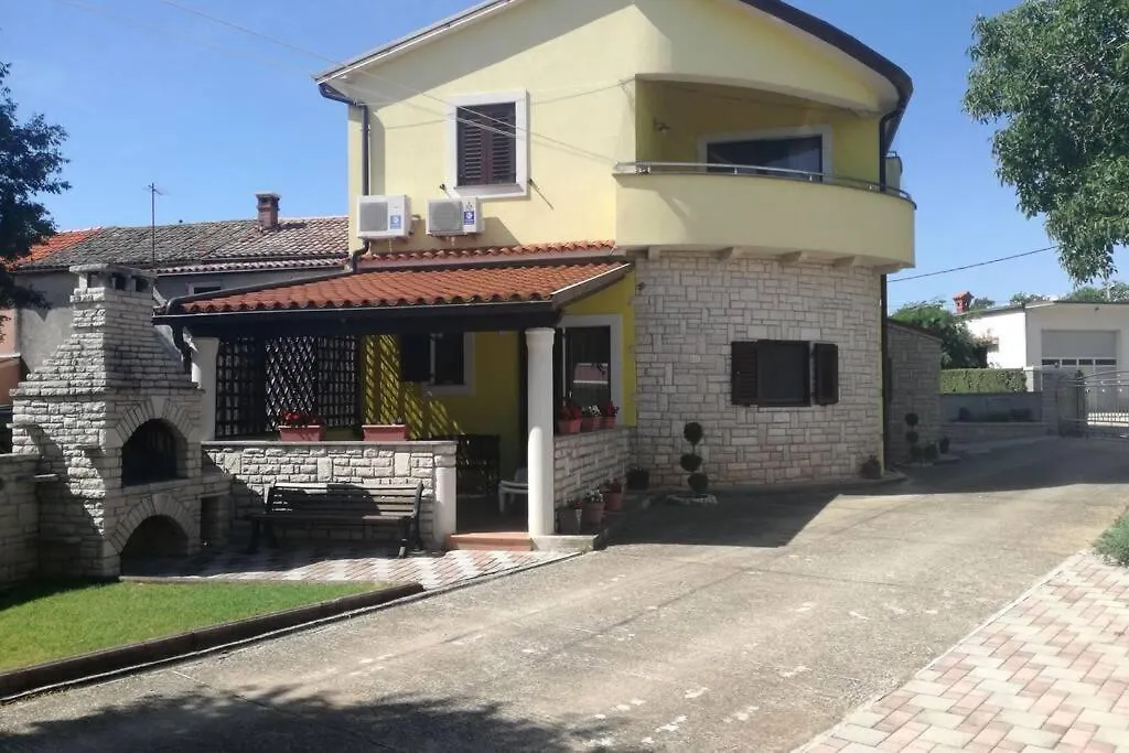 Apartman Matija Rebici- Cozy Getaway With Jacuzzi & Kid'S Playground Lejlighed