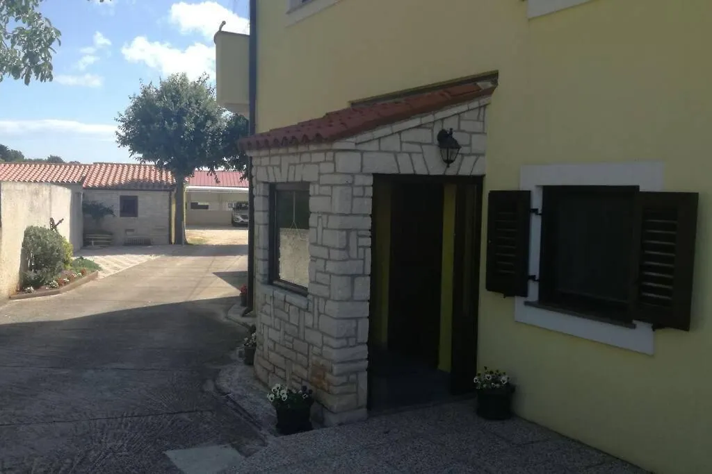 Lejlighed Apartman Matija Rebici- Cozy Getaway With Jacuzzi & Kid'S Playground Kroatien