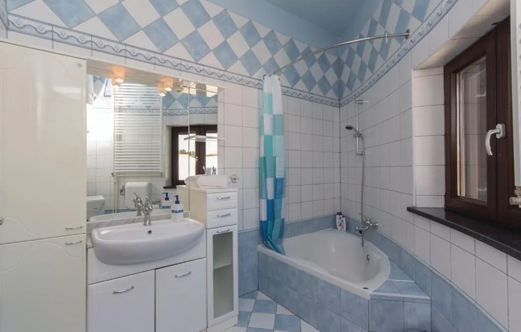 Apartman Matija Rebici- Cozy Getaway With Jacuzzi & Kid'S Playground Lejlighed Rebici