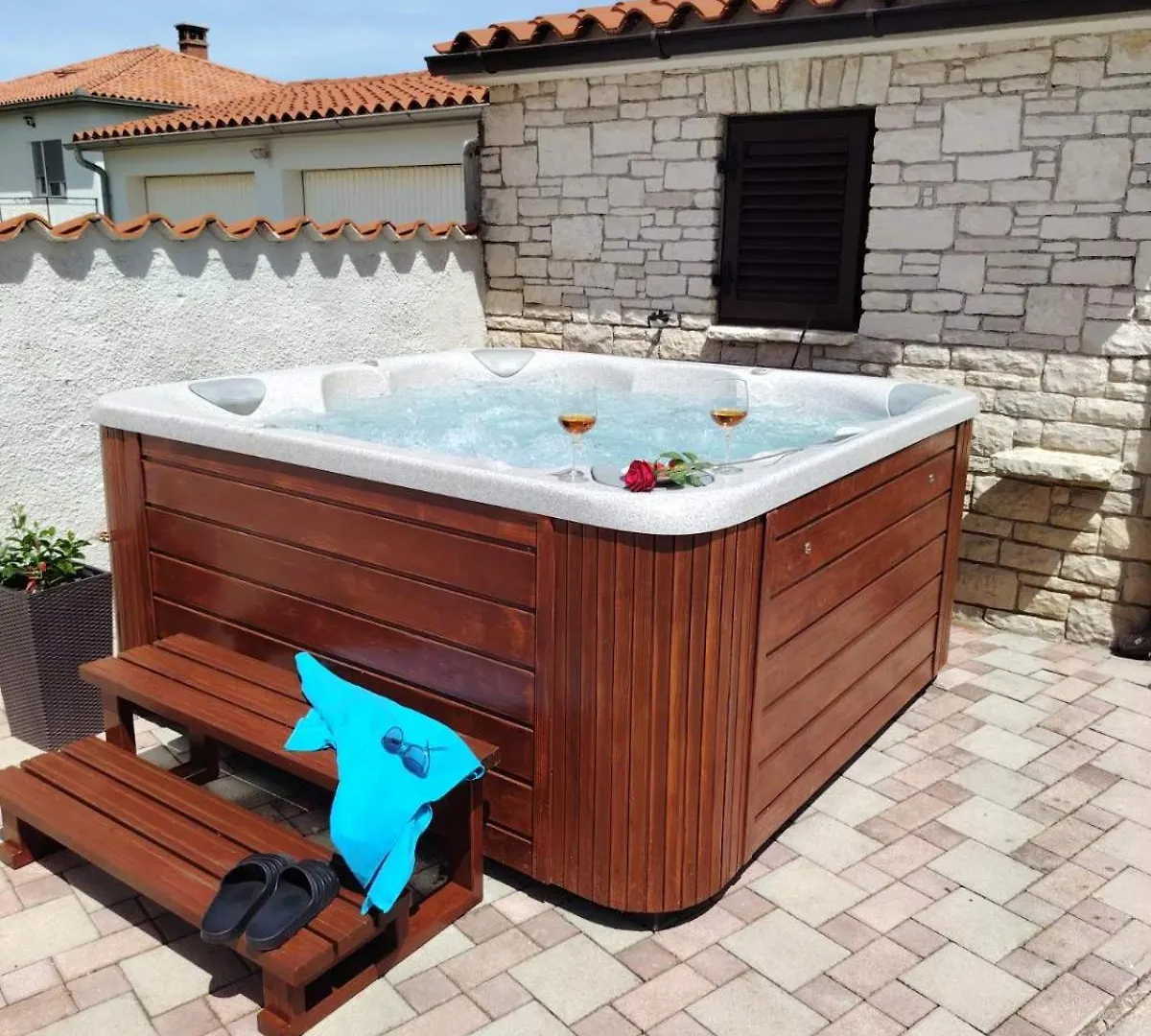 Apartman Matija Rebici- Cozy Getaway With Jacuzzi & Kid'S Playground